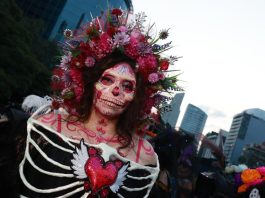 Procesiones, catrinas y color: así se prepara México para el Día de Muertos