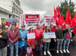 Ecuatorianos protestan contra Noboa pese a despliegue policial (+Fotos)