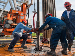 Industria petrolera que Trump quiere ‘perforar, bebé, ejercicios’ ha recibido una paliza desde que asumió el cargo