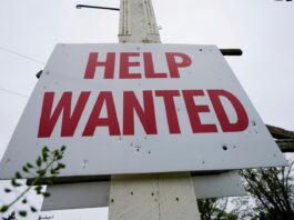 Número de estadounidenses que solicitaron subsidios por desempleo aumentó la semana pasada