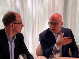 «Mejora Prioritaria del Nivel de Vida de los Ciudadanos» Detless de los Detless de la conversación del Primer Ministro Macut y Vučević