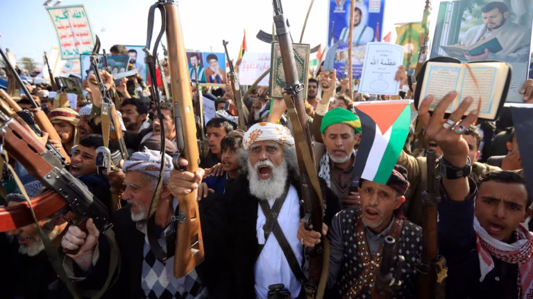 Escalada Regional: Hutíes de Yemen Atacan Israel y se Suman al Conflicto en Apoyo a Irán