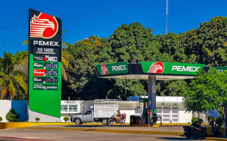 ¡Primer ‘Gasolinazo’ de abril! Precios de la gasolina se disparan en México este 9 de abril de 2026